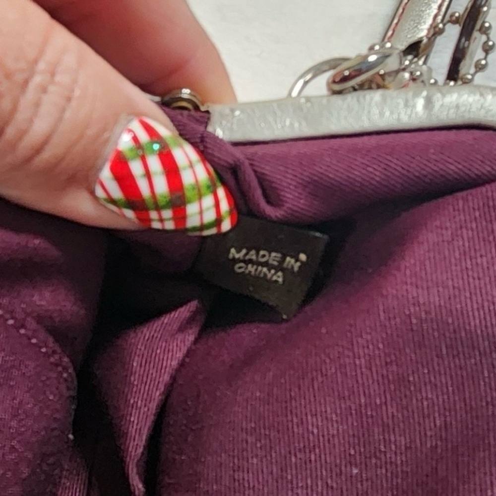 COACH KISS LOCK CLUTCH NWT - Picture 6 of 7